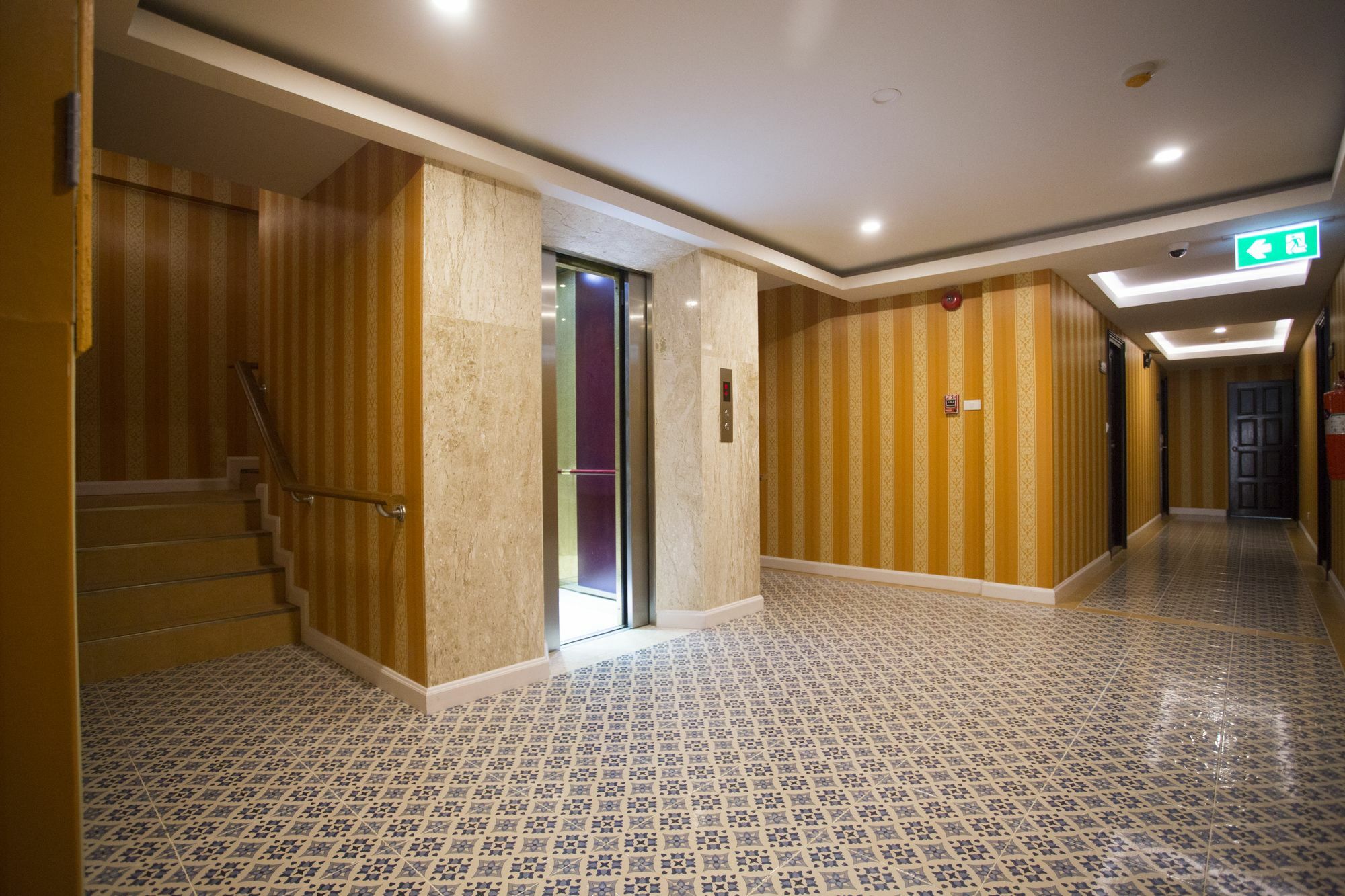 J&Y Hotel Latphrao 35 Bangkok Luaran gambar